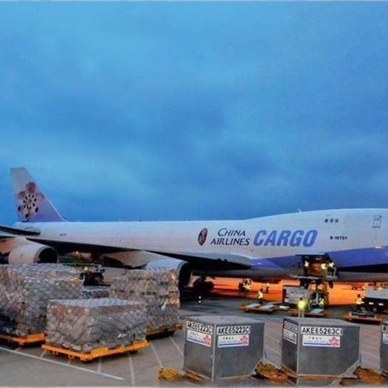 De Levering van de de Luchtvracht van UPS Huis-aan-huis het Verschepen Vluchten van Shanghai aan Maleisië