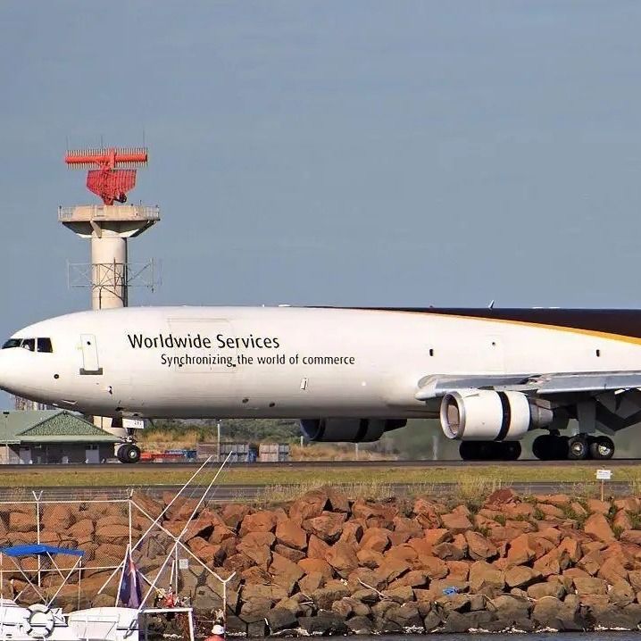Het Huis-aan-huis Internationale Verschepen van UPS door de Lucht van Shanghai China aan TüRkiye Jordanië